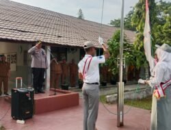Kasat Binmas Polres Langkat Jadi Pembina Upacara, Sampaikan Pesan Kamtibmas kepada Pelajar