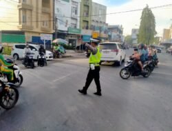 Sat Lantas Polres Langkat Intensifkan Gatur Lalin Pagi, Kapolres Apresiasi Kinerja Personel*