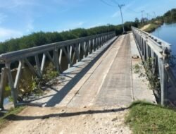 Jembatan Miring di Desa Kayu Menang Ancam Keselamatan Pengguna Jalan
