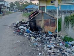 Warga Kampung Sungai lyu Resah sampah Berserakan Warga Meminta Kepada Pemerintah Untuk Segera Di Bersihkan
