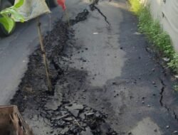 Jalan Cikande Kopo Amblas Akibat Longsor Tepatnya di Cawan Desa Gabus Kecamatan Kopo Serang Banten 