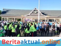 Pecah! 1000 Guru Banjiri Alun-Alun, Wabup Bersama Dandim Takalar Pimpin Gerak Jalan Hardiknas Ke -67