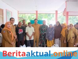 Bersama Dandim 1410, Bupati Bantaeng Salurkan Bantuan Beras Minyak dan Tinjau Progres Pembangunan Jembatan Garuda