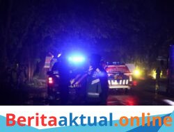Polres Langkat Gerak Cepat Evakuasi Pohon Tumbang dan Urai Kemacetan Arus Lalu Lintas*