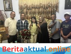Sungkem Tengah Malam kepada Ketua DPC Apdesi, Rofia Mohon Restu untuk Harumkan Nama Kuningan di DA8 Indosiar