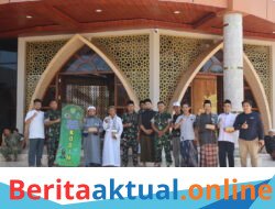 Kodim 0625/Pangandaran Gelar Jumat Berkah, Bagikan Nasi Kotak kepada Jemaah Salat Jumat di Masjid Ar-Rahman Cijulang