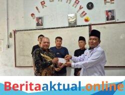 Wujud Kepedulian Pendidikan, Pengusaha Ternak Ayam Serahkan Bantuan Ke Yayasan Al Washliyah Bogak Besar