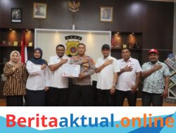 Kapolres Lhokseumawe Terima Penghargaan dari PMI atas Dedikasi Mendukung Misi Kemanusiaan