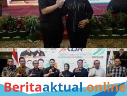 Plt. Bupati Tiorita Perkuat Dukungan KORMI untuk Tingkatkan IPM dan Pariwisata Langkat  Medan /delikkasus86.com  Pelaksana Tugas (Plt.) Bupati Langkat, Tiorita Br. Surbakti, SH, menegaskan komitmen Pemerintah Kabupaten Langkat dalam mendukung pengembangan Komite Olahraga Masyarakat Indonesia (KORMI) sebagai salah satu instrumen strategis untuk meningkatkan Indeks Pembangunan Manusia (IPM), sekaligus mendorong pertumbuhan sektor pariwisata dan perekonomian daerah.  Komitmen tersebut disampaikan Tiorita saat menghadiri Rapat Kerja KORMI Provinsi Sumatera Utara Tahun 2026 yang digelar di Hotel Emerald Garden Medan, Sabtu (18/7/2026).  Rapat kerja dibuka secara resmi oleh Penjabat (Pj.) Sekretaris Daerah Provinsi Sumatera Utara, Sulaiman Harahap, dan diikuti pengurus KORMI dari 20 kabupaten/kota se-Sumatera Utara.  Dalam kesempatan itu, Plt. Bupati Langkat didampingi Staf Ahli Bupati Drs. T. M. Auzai, Kepala Dinas Komunikasi dan Informatika Langkat Wahyudiharto, S.STP., M.Si., Kepala Dinas Pemuda dan Olahraga Ngaturken PA, Kepala Dinas Pendidikan Ilham Bangun, Kabag Tata Pemerintahan M. Nawawi, serta Kabag Protokol Winanda Akbar.  Dalam sambutannya, Pj. Sekda Sumut Sulaiman Harahap mengajak seluruh jajaran KORMI untuk terus menghidupkan Gerakan Indonesia Aktif melalui semangat Sport for All, sehingga olahraga semakin membudaya dan dapat diakses seluruh lapisan masyarakat.  Menurutnya, olahraga masyarakat bukan hanya berdampak pada peningkatan kesehatan dan kebugaran, tetapi juga menjadi salah satu faktor penting dalam membangun sumber daya manusia yang produktif dan berdaya saing.  Sulaiman juga menilai Kabupaten Langkat memiliki potensi besar dalam pengembangan olahraga berbasis wisata, khususnya arung jeram, yang dapat menjadi daya tarik bagi wisatawan sekaligus menggerakkan perekonomian masyarakat.  “Kita dukung penuh pengembangan KORMI, sehingga lewat komite olahraga ini kita bisa meningkatkan perekonomian, pariwisata, dan berbagai sektor lainnya,” ujarnya.  Sementara itu, Ketua KORMI Provinsi Sumatera Utara, M. Daffasya Adnan Sinik, menegaskan bahwa KORMI memiliki peran strategis dalam meningkatkan Indeks Pembangunan Manusia melalui penguatan sektor kesehatan, pendidikan, olahraga masyarakat, dan pariwisata.  Ia juga menyampaikan apresiasi atas kehadiran Plt. Bupati Langkat dalam rapat kerja tersebut serta berharap KORMI Kabupaten Langkat terus berkembang dengan dukungan penuh pemerintah daerah.  Menanggapi hal itu, Plt. Bupati Langkat Tiorita Br. Surbakti menegaskan bahwa Pemerintah Kabupaten Langkat siap bersinergi dengan KORMI dalam mengembangkan olahraga masyarakat sebagai bagian dari pembangunan daerah yang berkelanjutan.  Menurut Tiorita, olahraga masyarakat tidak hanya berorientasi pada kebugaran, tetapi juga mampu membangun karakter, meningkatkan kualitas hidup masyarakat, memperkuat sektor pariwisata, serta membuka peluang ekonomi baru bagi daerah.  “Kami mendukung penuh program-program KORMI. Melalui olahraga masyarakat, kami optimistis Indeks Pembangunan Manusia Kabupaten Langkat akan terus meningkat seiring terciptanya masyarakat yang lebih sehat, aktif, produktif, dan berdaya saing,” tegas Tiorita.  Ia berharap sinergi antara Pemerintah Kabupaten Langkat dan KORMI terus diperkuat sehingga setiap program yang dijalankan mampu memberikan manfaat nyata bagi masyarakat sekaligus mendukung terwujudnya pembangunan daerah yang inklusif dan berkelanjutan.  Rangkaian Rapat Kerja KORMI Provinsi Sumatera Utara Tahun 2026 ditandai dengan pemukulan gong oleh Pj. Sekretaris Daerah Provinsi Sumatera Utara didampingi Plt. Bupati Langkat Tiorita Br. Surbakti, Ketua KORMI Sumatera Utara, serta Wakil Sekretaris Jenderal I KORMI sebagai simbol dimulainya agenda kerja KORMI dalam memperkuat gerakan olahraga masyarakat di Sumatera Utara.  (Rusdi Faisal)