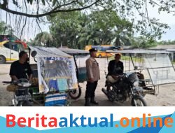 Bhabinkamtibmas Polsek Hinai Sambangi Penarik Becak, Perkuat Kedekatan dan Serap Aspirasi Masyarakat