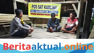 Sambangi Pos Kamling di Desa Suka Rakyat, Bhabinkamtibmas Polsek Bahorok Sampaikan Pesan Kamtibmas kepada Warga