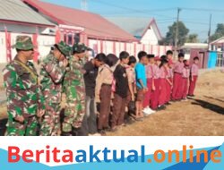 Babinsa Galesong Baru Bersama Pelajar dan Masyarakat Gelar Karya Bakti Bersihkan Selokan Lapangan H. Larigau Manginruru