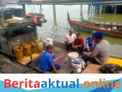 Patroli Sambang Nelayan, Satpolairud Polres Langkat Sampaikan Imbauan Waspada Cuaca Ekstrem