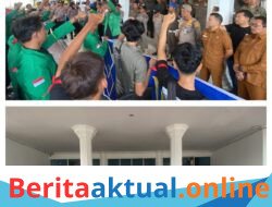 Polisi Kawal Aksi Mahasiswa UNIMAL di Kantor Wali Kota Lhokseumawe