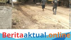Dugaan Ketidaktranfaran Proyek Pembangunan Jalan RT08 Desa Kadang Panjang Papan Plank Tidak Dipasang   