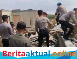 Kapolres Kuningan Turun Langsung Bantu Korban Puting Beliung di Mekarsari